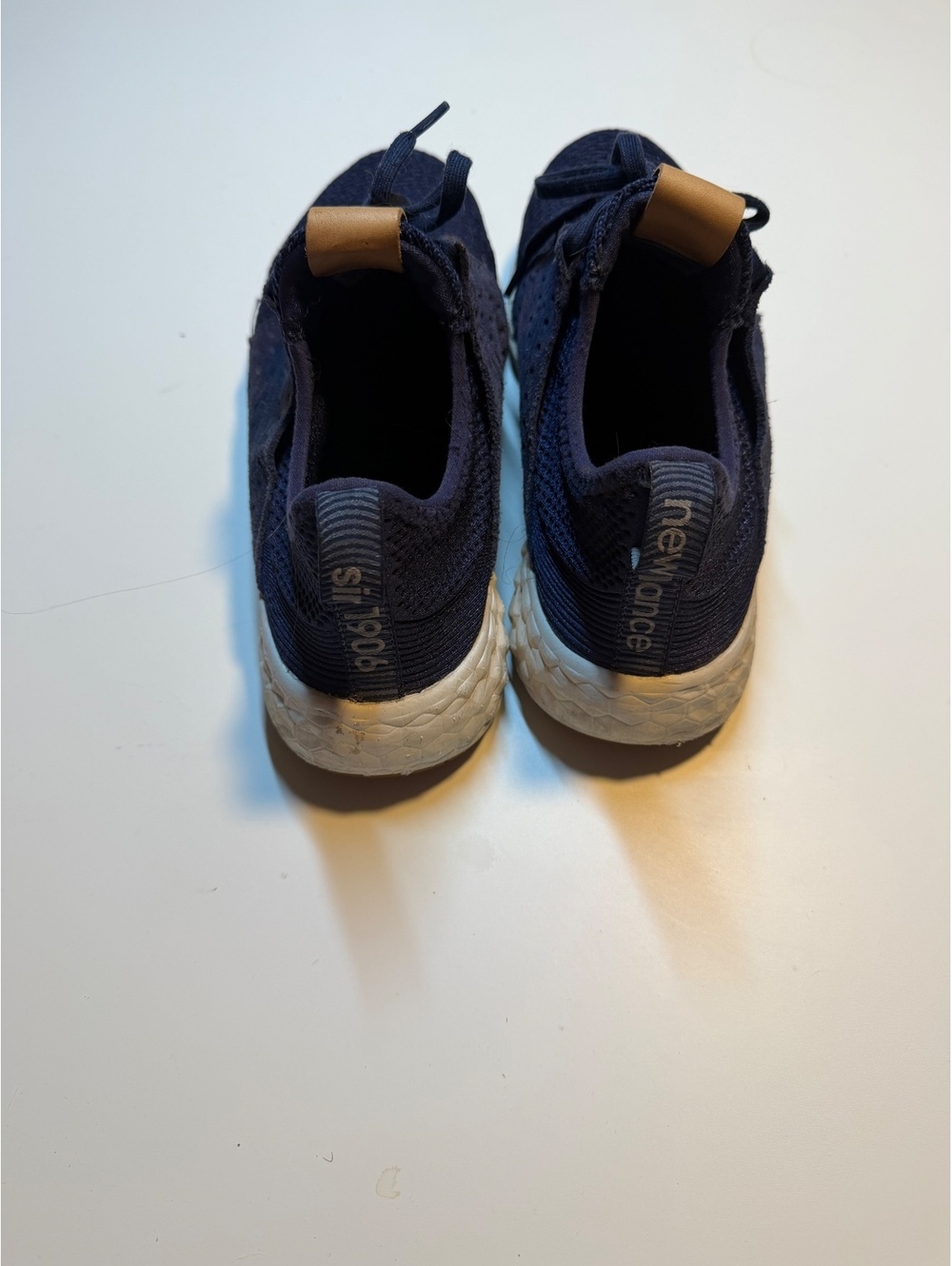 Navy women’s new balance sneakers 8.5 - Picture 3 of 6